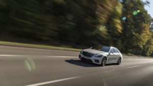 Mercedes-Benz S 560 в движении